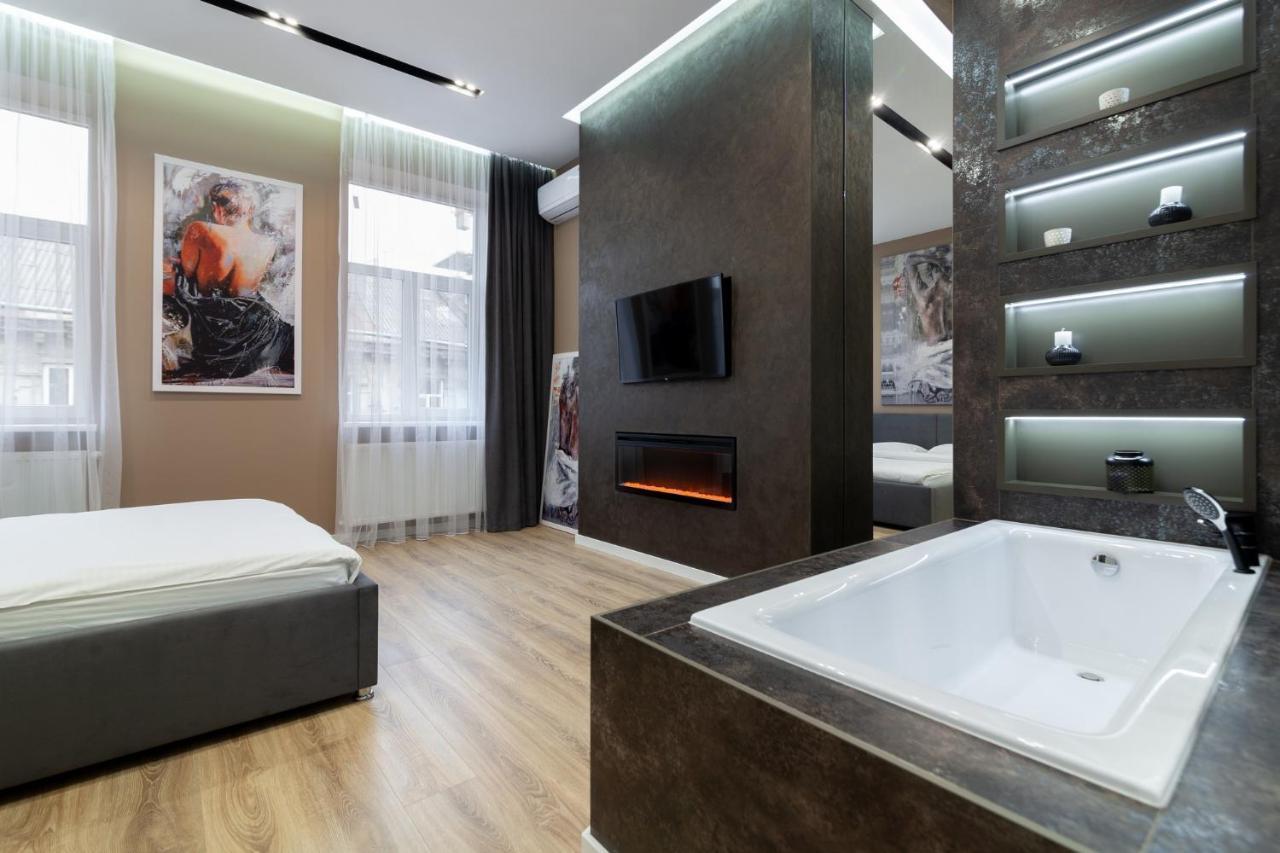 Royal Vip Apartment On Franka 14 Lviv Exterior foto